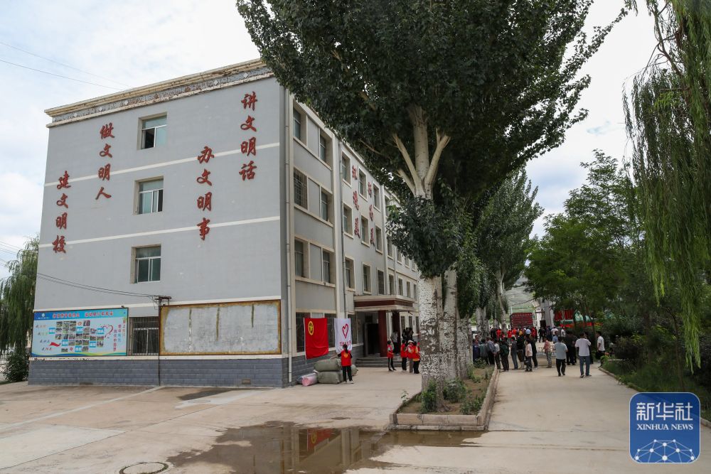 
北京空军总医院黄牛代挂号电话票贩子号贩子网上预约挂号,住院检查加快,新华全媒+丨探访甘肃榆中山洪灾害安置点