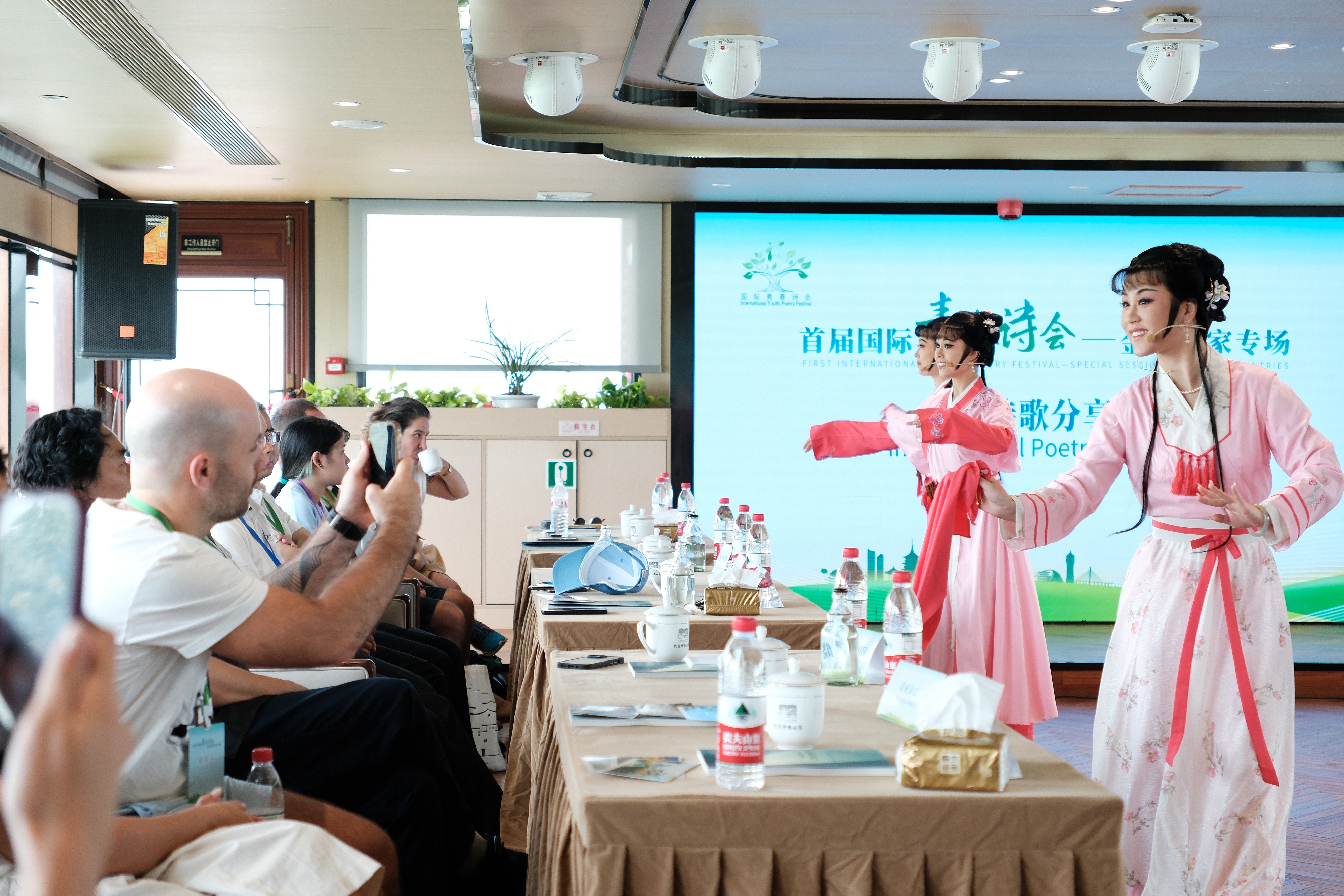 
成都华西医院黄牛代挂号电话票贩子号贩子网上预约挂号,住院检查加快,热解读｜烈火见真“金”