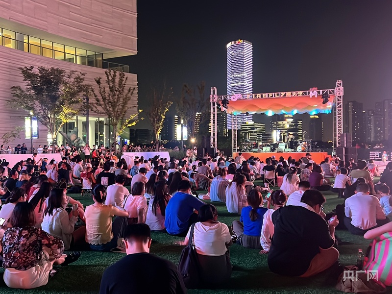 
天津眼科医院黄牛代挂号电话票贩子号贩子网上预约挂号,住院检查加快,消费新观察｜黄浦江风“吹热”夜经济 多元业态点亮“夜上海”