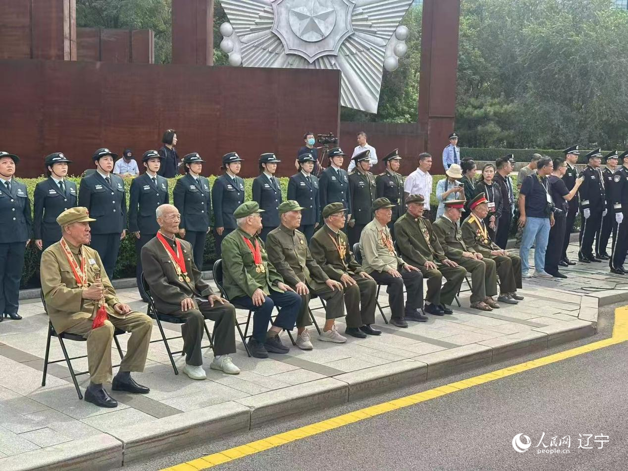 
上海第十人民医院黄牛代挂号电话票贩子号贩子网上预约挂号,住院检查加快,跨越时空的“阅兵”