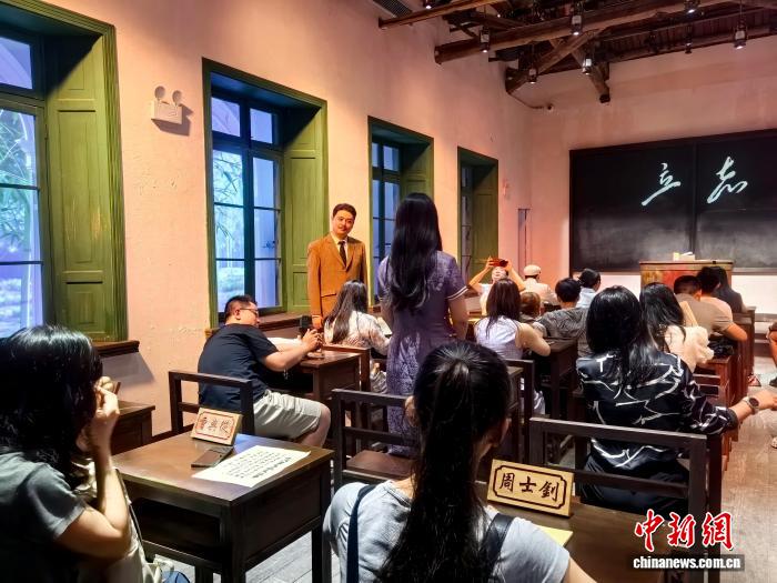 
北京世纪坛医院黄牛代挂号电话票贩子号贩子网上预约挂号,住院检查加快,（神州写真）沉浸式剧场兴起 成中国游客旅途“新景”