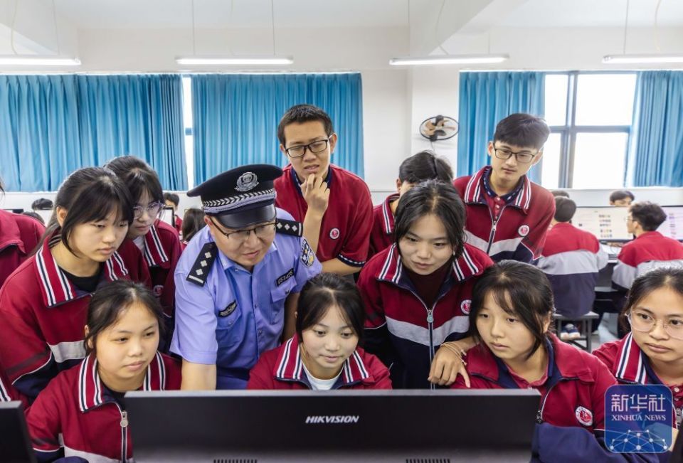 
上海眼耳鼻喉科医院黄牛代挂号电话票贩子号贩子网上预约挂号,住院检查加快,国家网络安全宣传周开启