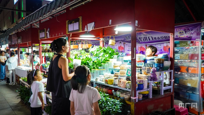 
中山一院黄牛代挂号电话票贩子号贩子网上预约挂号,住院检查加快,烟火气里见活力 夜经济点亮城市新引擎
