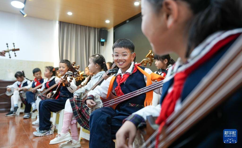 
浙江第二医院黄牛代挂号电话票贩子号贩子网上预约挂号,住院检查加快,西藏的孩子：古老扎念琴声悠扬