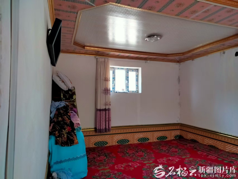 
北京中医院黄牛代挂号电话票贩子号贩子网上预约挂号,住院检查加快,70年数新疆丨从笆子房到安居房