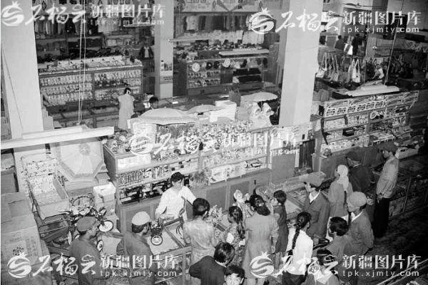 
北医三院黄牛代挂号电话票贩子号贩子网上预约挂号,住院检查加快,照片里的新疆⑯丨从流动售货到一站式购物