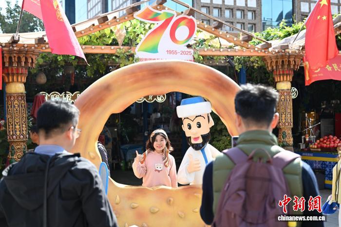 
中山一院黄牛代挂号电话票贩子号贩子网上预约挂号,住院检查加快,（砥砺奋进七十载 天山南北谱华章）新疆大巴扎的烟火气
