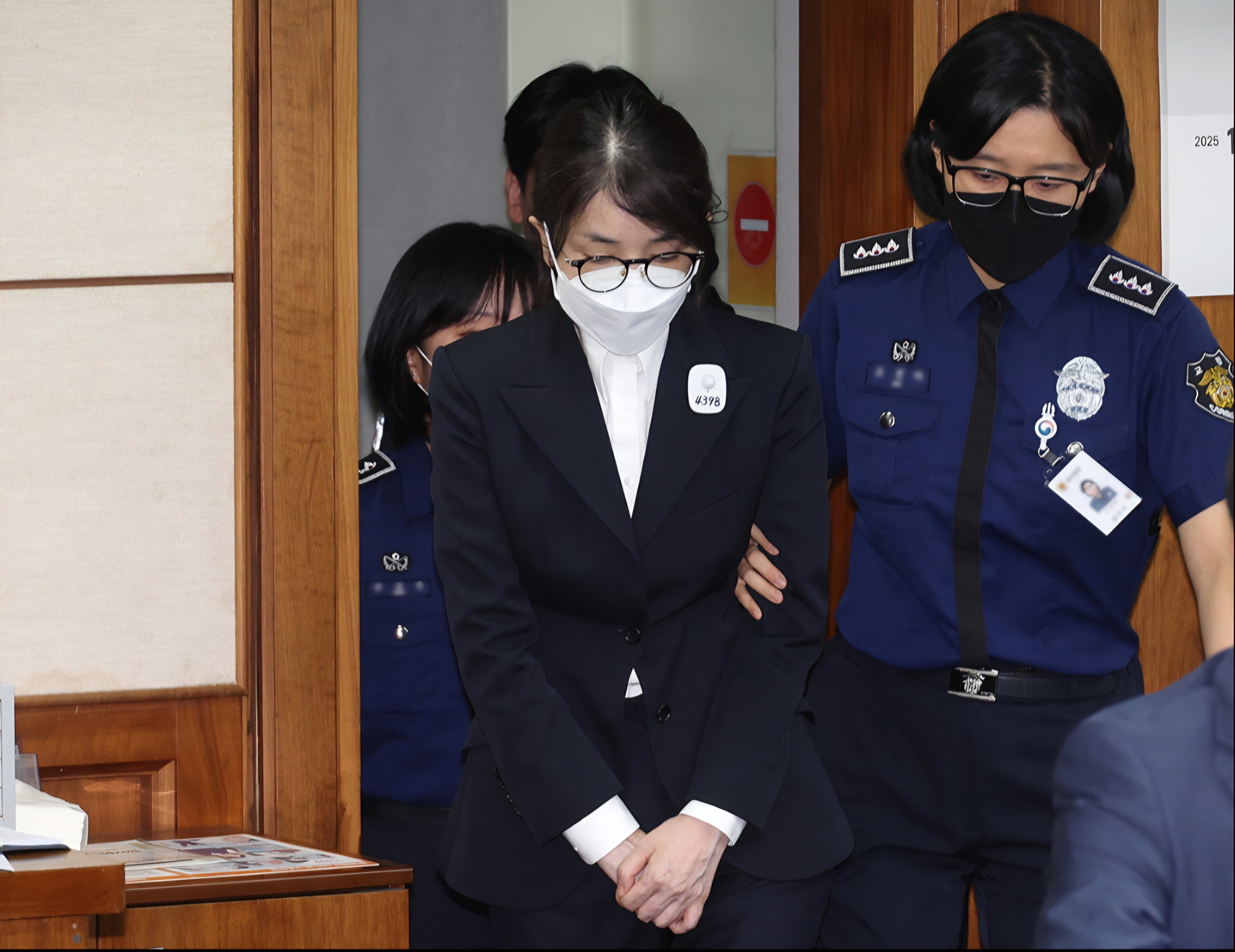 
南方医科大学第五附属医院黄牛号贩子票贩子代网上预约代挂号电话尹锡悦妻子金建希出席操纵股价案首次庭审