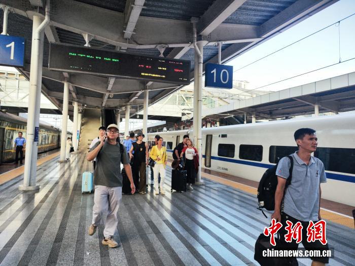 
北京各大医院黄牛代挂号电话票贩子号贩子网上预约挂号,住院检查加快,客货两旺、商旅齐涌！中越铁路架起经贸人文“双向桥”