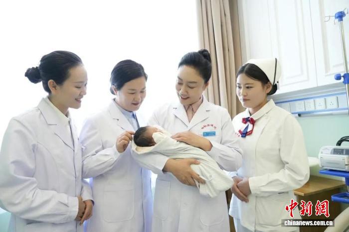 
首都医科院整形外科医院黄牛代挂号电话票贩子号贩子网上预约挂号,住院检查加快,（砥砺奋进七十载 天山南北谱华章）新疆：天山南北已筑起守护母婴安全坚实屏障