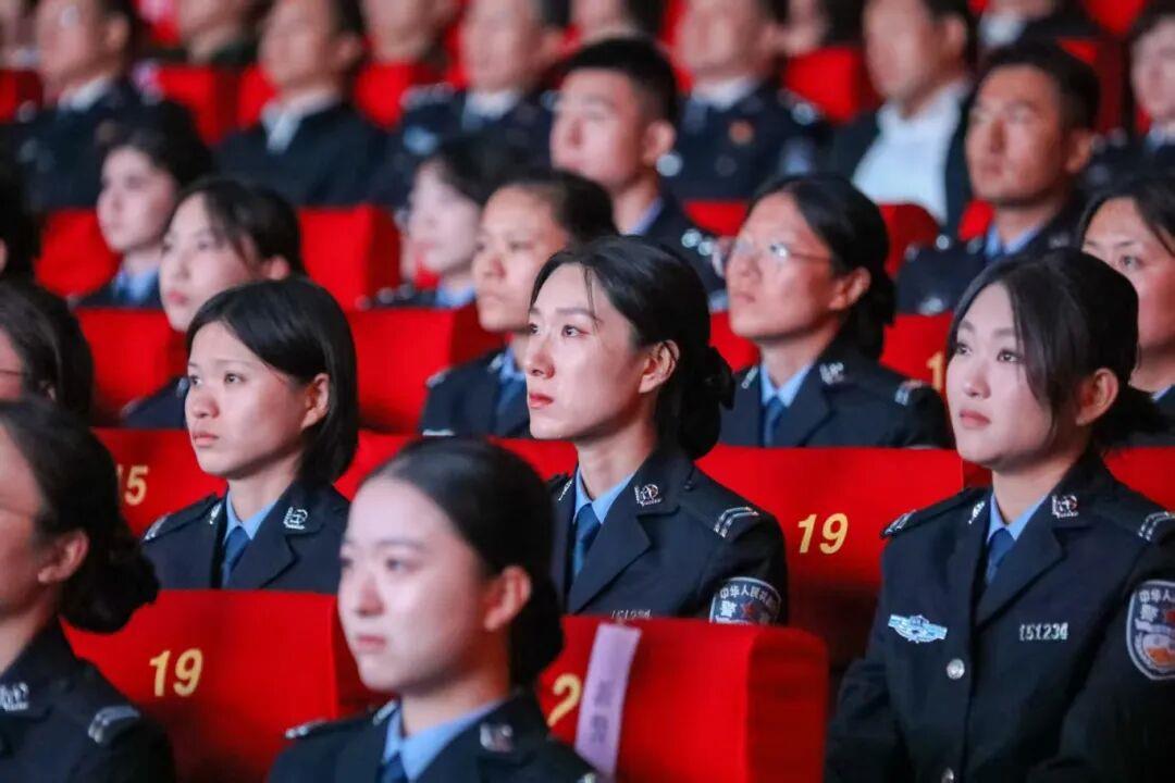 
天津各大医院黄牛代挂号电话票贩子号贩子网上预约挂号,住院检查加快,排依克边境派出所先进事迹发布仪式专题节目《花儿为什么这样红》今晚播出
