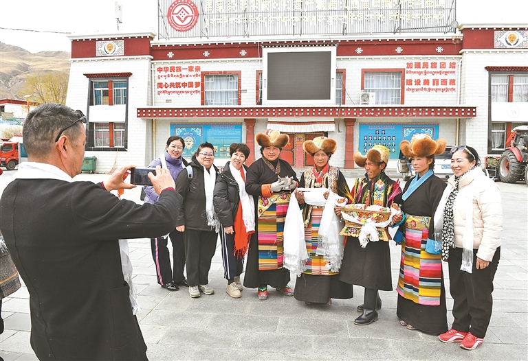 
南京明基医院黄牛代挂号电话票贩子号贩子网上预约挂号,住院检查加快,民族团结之花绽放雪域高原