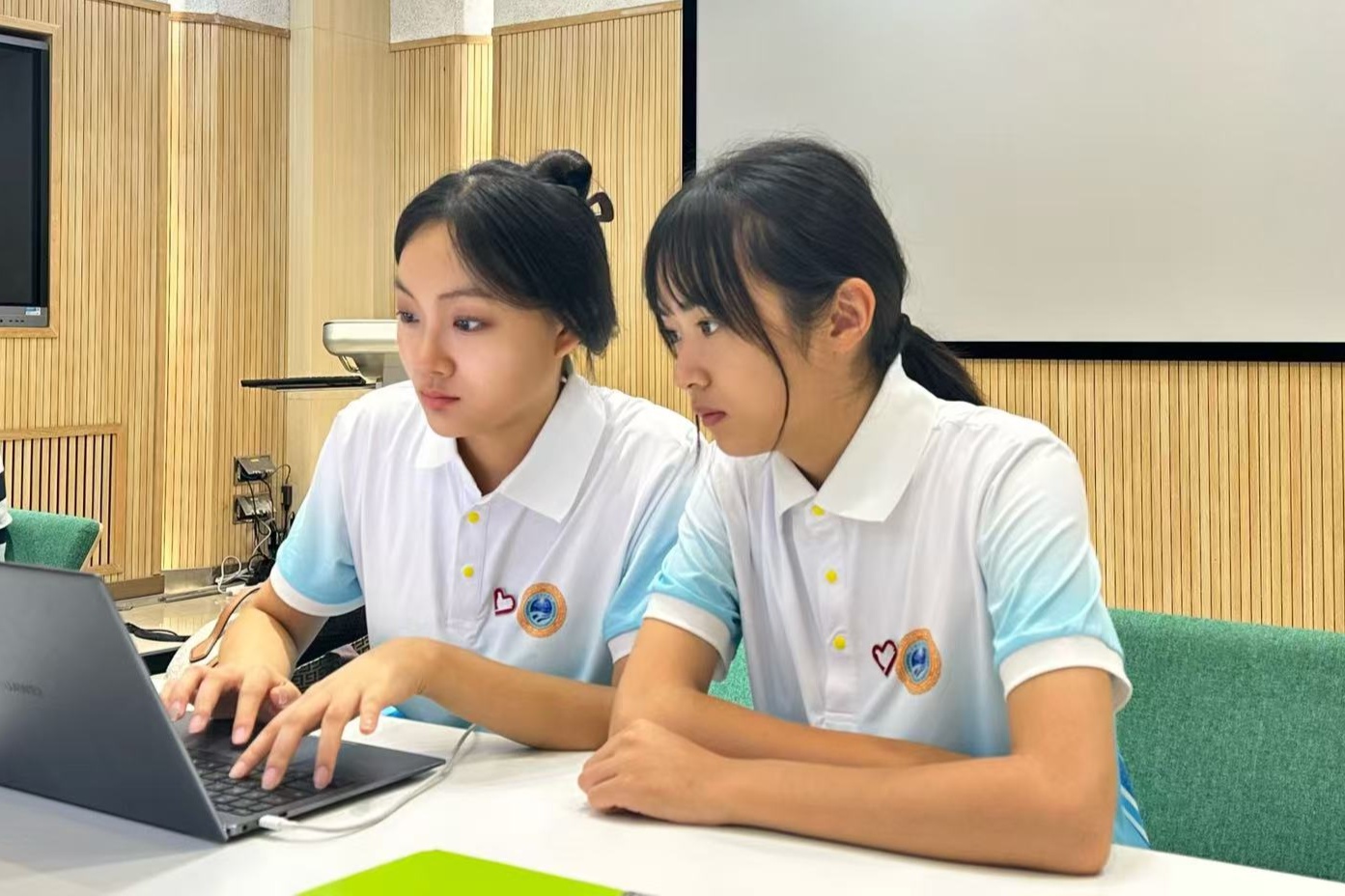 
浙江第二医院黄牛代挂号电话票贩子号贩子网上预约挂号,住院检查加快,志愿微光汇聚向上力量 青春集结点亮城市之光