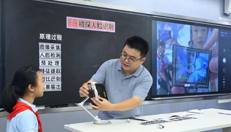 
湖南中医附一医院黄牛代挂号电话票贩子号贩子网上预约挂号,住院检查加快,学校迎新炫出高科技 如何为青少年种下一颗科学的种子？