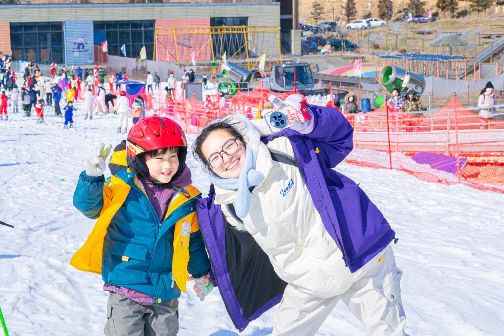 
浙江医院黄牛代挂号电话票贩子号贩子网上预约挂号,住院检查加快,追光｜新年伊始，南方人把雪滑出了火锅味