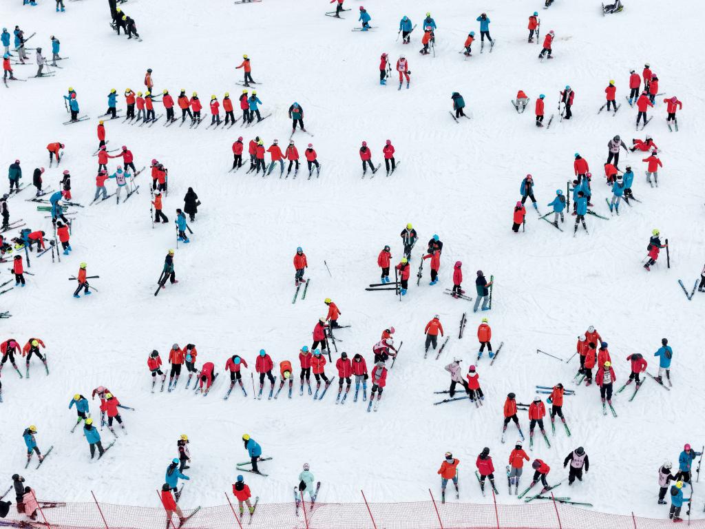 
浙江医院黄牛代挂号电话票贩子号贩子网上预约挂号,住院检查加快,追光｜新年伊始，南方人把雪滑出了火锅味