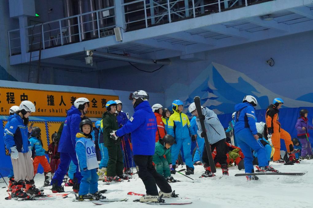 
浙江医院黄牛代挂号电话票贩子号贩子网上预约挂号,住院检查加快,追光｜新年伊始，南方人把雪滑出了火锅味