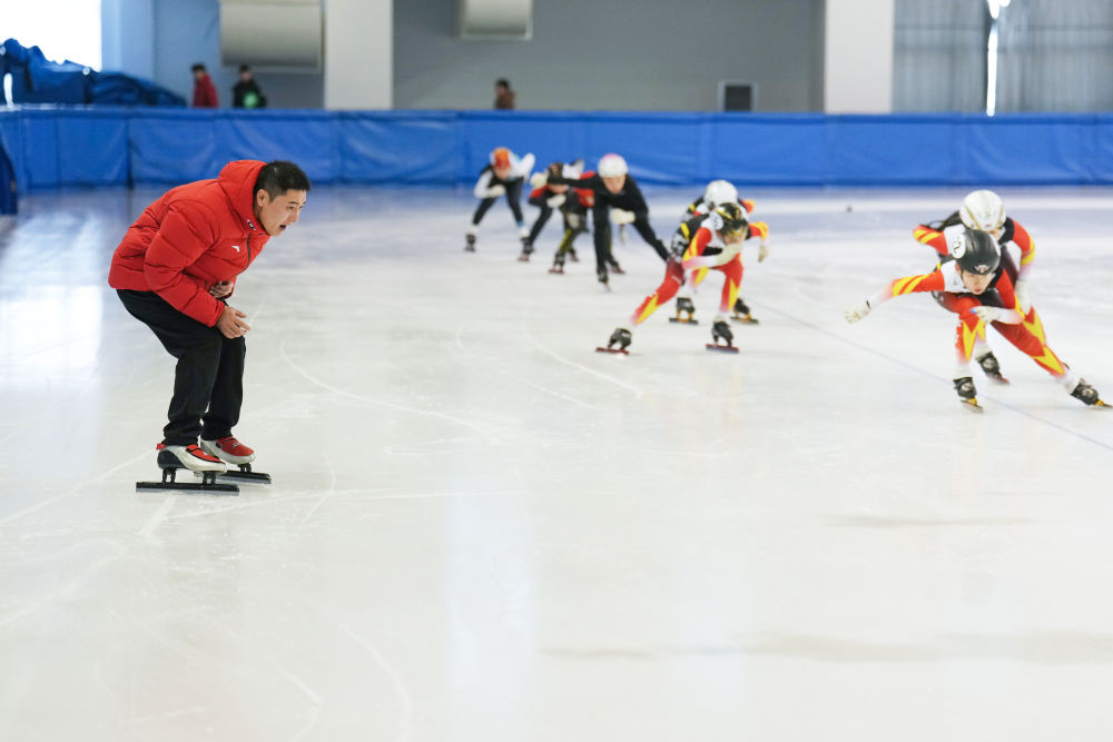 
东部战区总医院黄牛代挂号电话票贩子号贩子网上预约挂号,住院检查加快,镜观·回响｜让冰天雪地成为金山银山