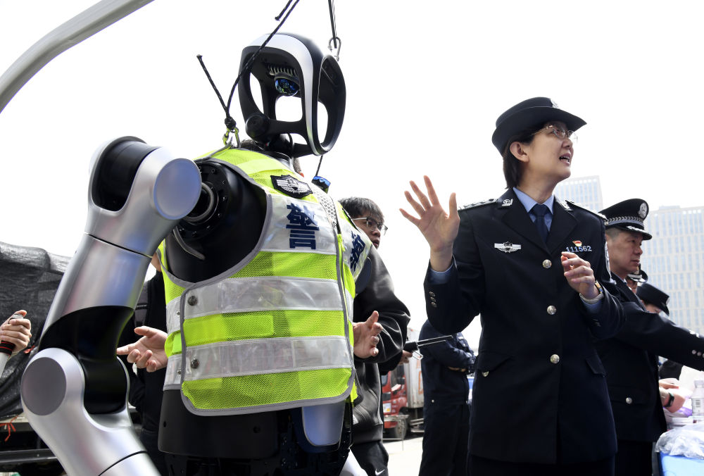 
广州中山一院黄牛代挂号电话票贩子号贩子网上预约挂号,住院检查加快,为续写两大奇迹新篇章贡献力量——写在第六个中国人民警察节到来之际