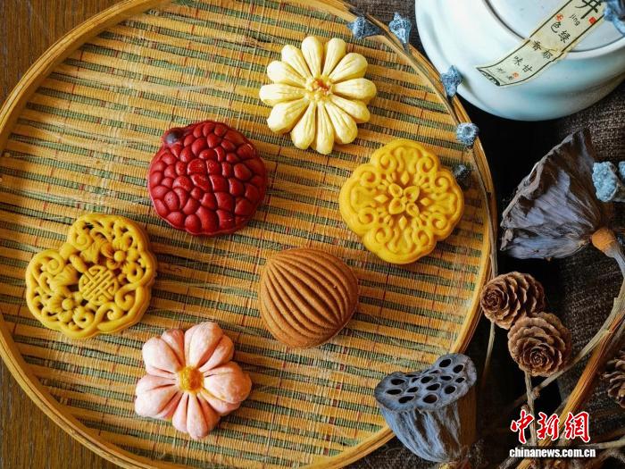 
南京鼓楼医院黄牛代挂号电话票贩子号贩子网上预约挂号,住院检查加快,西班牙华侨青年开中式点心店：一口香酥俘获食客味蕾