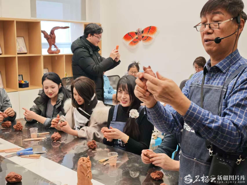 
首都医科大学附属北京中医院黄牛代挂号电话票贩子号贩子网上预约挂号,住院检查加快,热雪新疆e起来·一路开“新”丨网络名人打卡克拉玛依 见证非遗技艺“活”起来