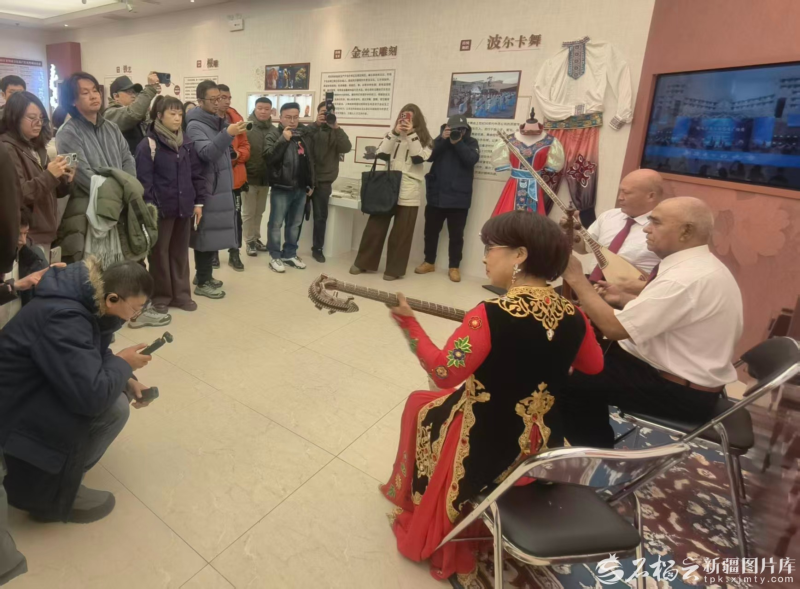 
首都医科大学附属北京中医院黄牛代挂号电话票贩子号贩子网上预约挂号,住院检查加快,热雪新疆e起来·一路开“新”丨网络名人打卡克拉玛依 见证非遗技艺“活”起来