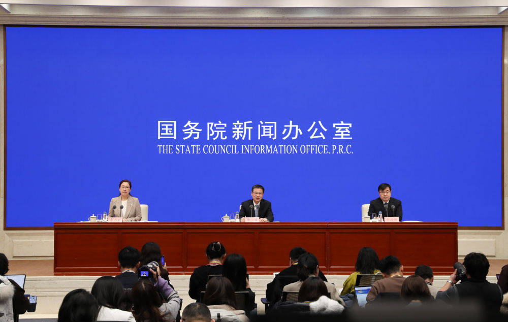 
上海各大医院黄牛代挂号电话票贩子号贩子网上预约挂号,住院检查加快,新华视点｜解读2025经济数据：稳中向好 向新向优