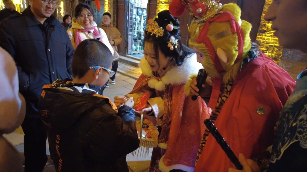 
浙江大学邵逸夫医院黄牛代挂号电话票贩子号贩子网上预约挂号,住院检查加快,新华视点｜一城一特色焕新文旅 夜经济激活消费新引擎