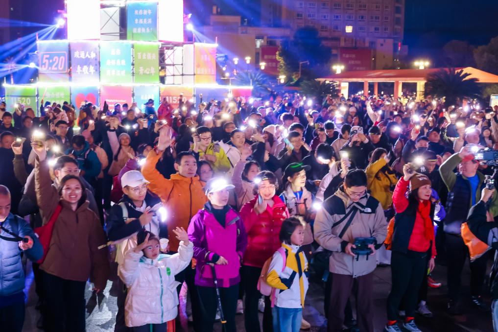 
代挂姜玉武的号黄牛代挂号电话票贩子号贩子网上预约挂号,住院检查加快,消费与体验双提升 重庆“假日经济”活力持续释放