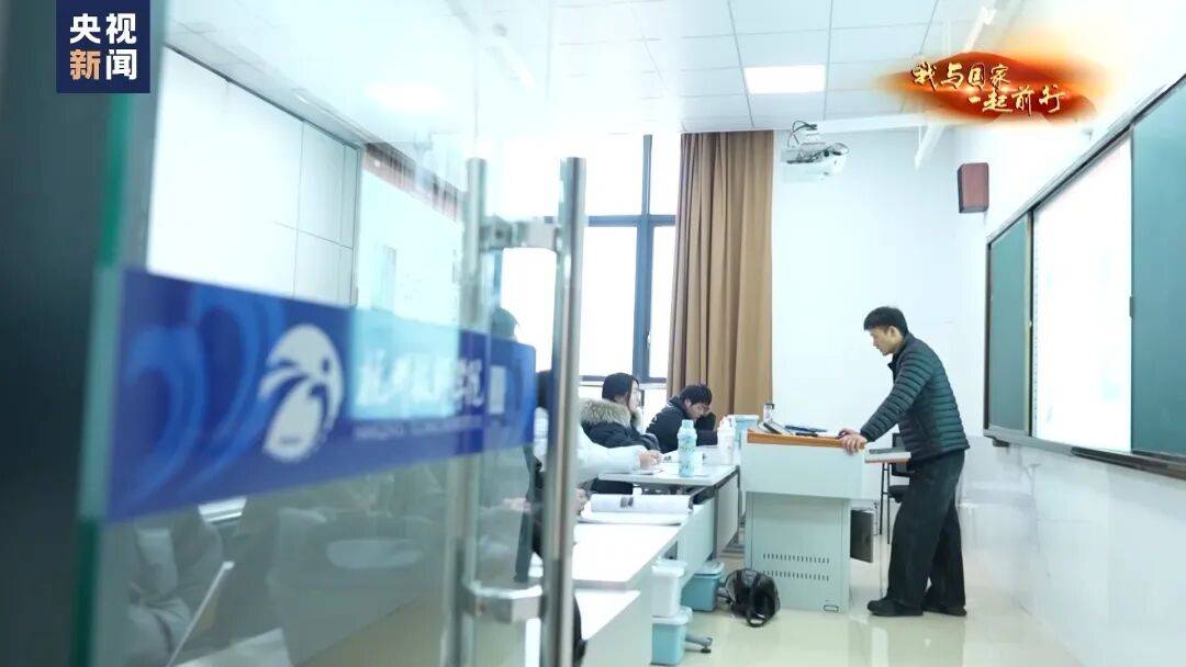 
北京大学第六医院黄牛代挂号电话票贩子号贩子网上预约挂号,住院检查加快,我与国家一起前行丨0.01毫米见真章 他用一杆喷枪征服全世界