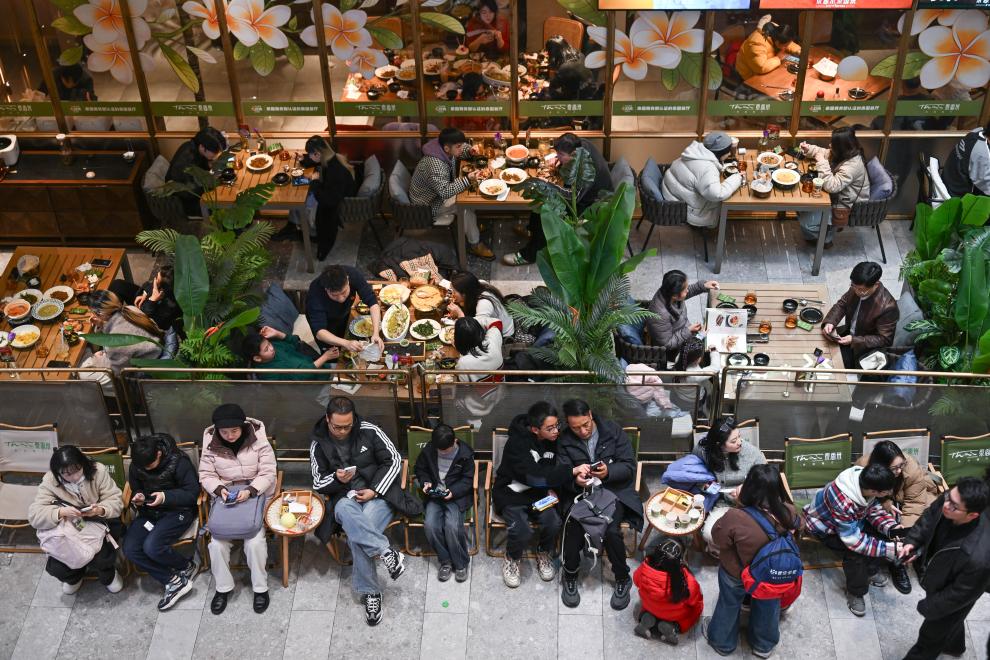 
代挂姜玉武的号黄牛代挂号电话票贩子号贩子网上预约挂号,住院检查加快,消费与体验双提升 重庆“假日经济”活力持续释放