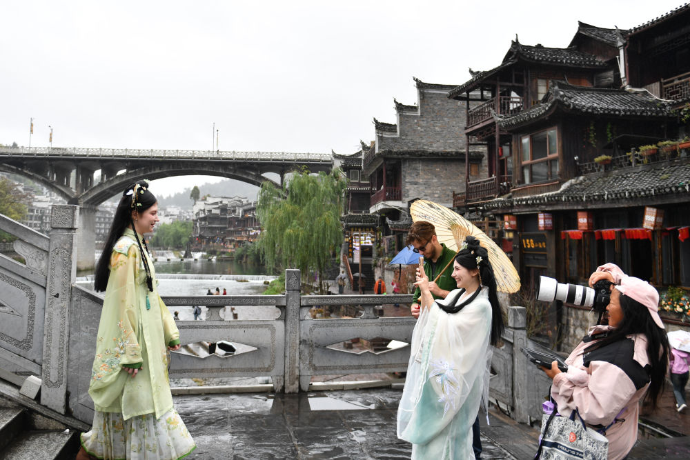 
江苏省肿瘤医院黄牛代挂号电话票贩子号贩子网上预约挂号,住院检查加快,大国新飞跃｜消费潜力无穷！“中国游”更畅快 “中国购”更火热