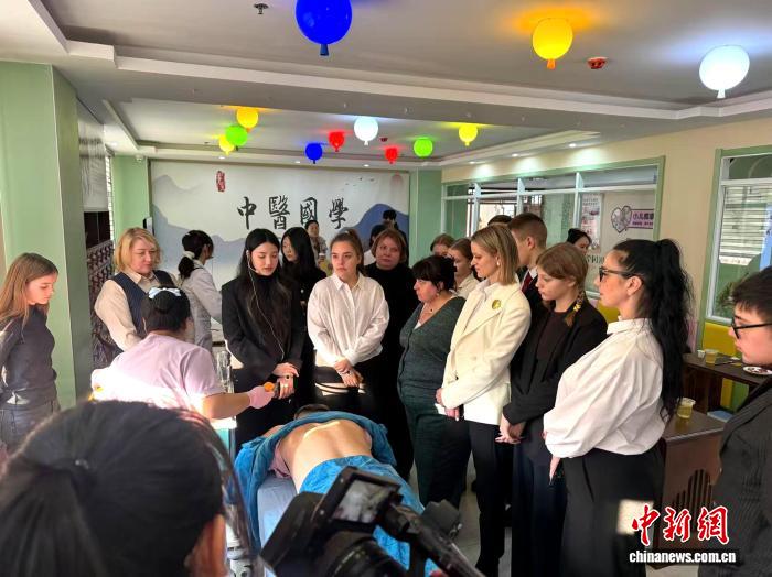 
重庆儿童医院黄牛代挂号电话票贩子号贩子网上预约挂号,住院检查加快,中国对俄免签落地见效 “周末游东宁”受青睐