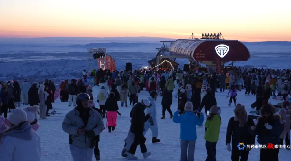 
中国人民解放军总医院黄牛代挂号电话票贩子号贩子网上预约挂号,住院检查加快,过年人潮已刷屏！新疆各地新年活动扎堆 满城都是人人人