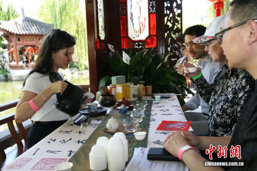 
上海儿科医院黄牛代挂号电话票贩子号贩子网上预约挂号,住院检查加快,东西问丨梦想“成为中国人”的老外来过春节了？