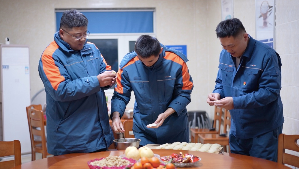 
东部战区总医院黄牛代挂号电话票贩子号贩子网上预约挂号,住院检查加快,百米高空的守岁人丨新春走基层