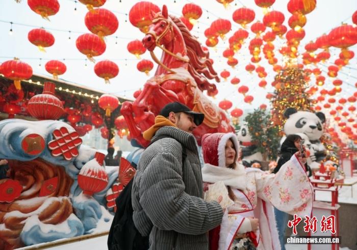 
中山大学孙逸仙纪念医院黄牛代挂号电话票贩子号贩子网上预约挂号,住院检查加快,外媒聚焦：中国春节消费旺，世界同庆“中国年”