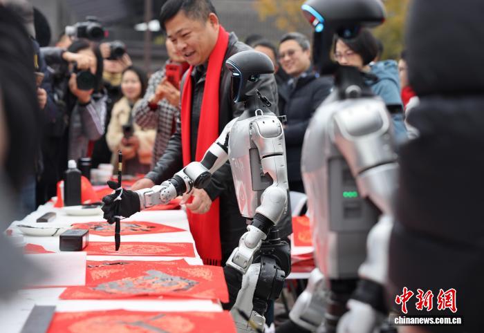 
北医三院黄牛代挂号电话票贩子号贩子网上预约挂号,住院检查加快,（新春走基层）当“city walk”遇见成都 外籍人士沉浸式感受“安逸生活”