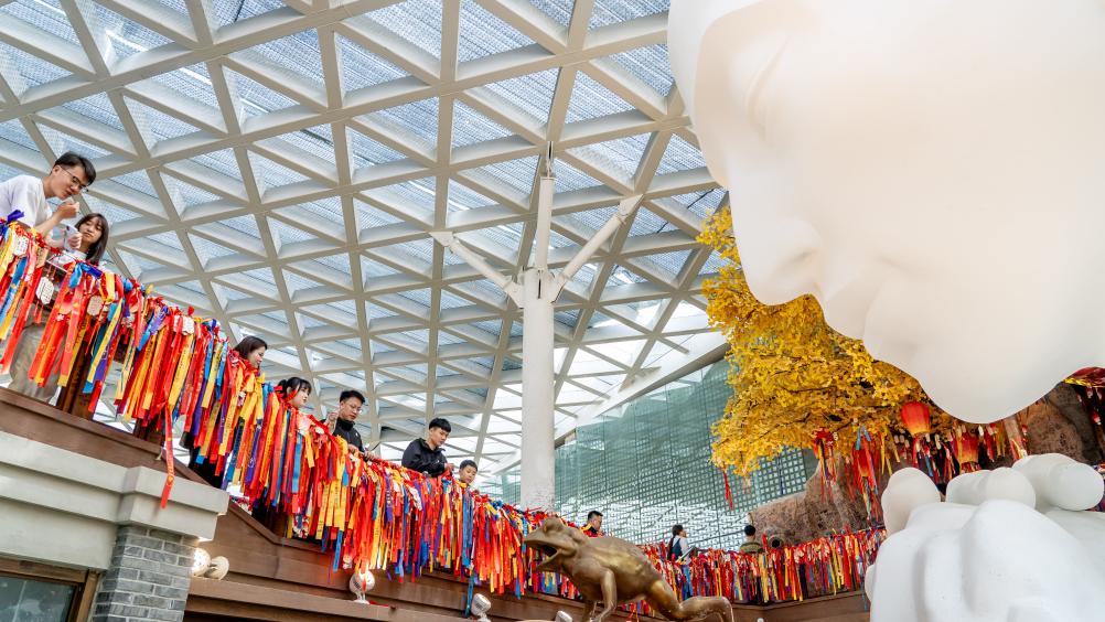 
浙江大学儿童医院黄牛代挂号电话票贩子号贩子网上预约挂号,住院检查加快,人文经济激活消费新动能｜年轻人为何扎堆长春“这有山”？