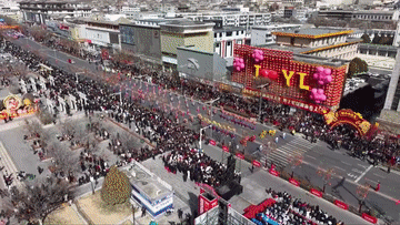 中山二院黄牛代挂号电话票贩子号贩子网上预约挂号,住院检查加快,春节假期消费市场观察:“市面”红火 “新潮”涌动