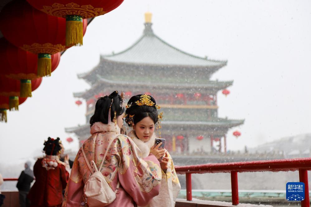 
南京各大医院黄牛代挂号电话票贩子号贩子网上预约挂号,住院检查加快,文旅融合年味浓 新春盛宴乐三秦