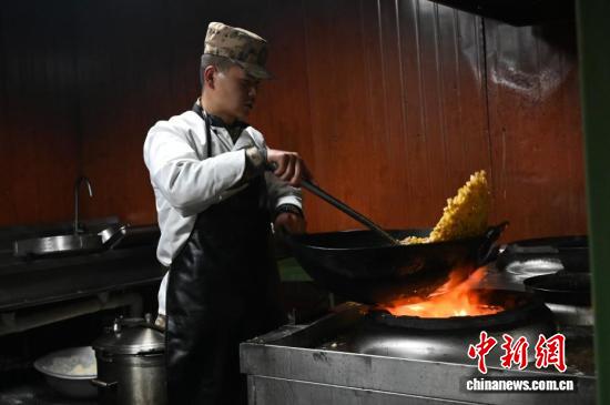 
广州中山眼科医院黄牛代挂号电话票贩子号贩子网上预约挂号,住院检查加快,【图片故事】探访西藏边境一线 戍边军人新年里的高海拔坚守