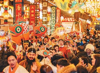 
中国中医科学院望京医院黄牛代挂号电话票贩子号贩子网上预约挂号,住院检查加快,春节出游新亮点 举家看灯年味浓