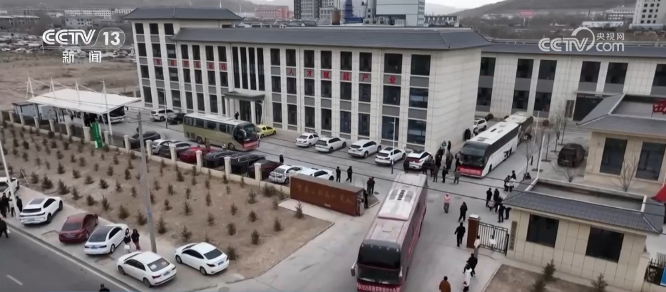 
北京佑安医院黄牛代挂号电话票贩子号贩子网上预约挂号,住院检查加快,各地迎来复工返岗高峰 “春风”拉满节后复工复产的“进度条”