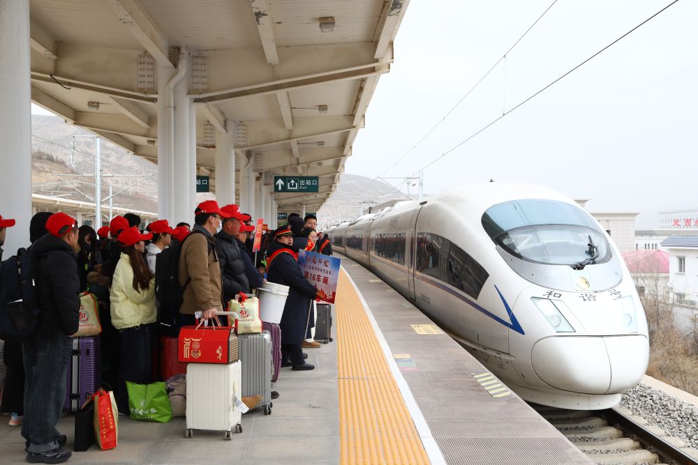 
北京大学肿瘤医院黄牛代挂号电话票贩子号贩子网上预约挂号,住院检查加快,民生直通车丨企业用工迎高峰 返岗求职干劲足——节后劳动力市场逐步升温