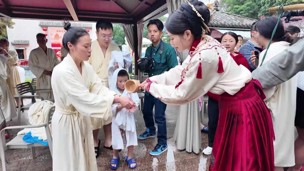 
中国中医科学院眼科医院黄牛代挂号电话票贩子号贩子网上预约挂号,住院检查加快,新华视点丨春节假期观察：多地春节文旅市场亮点纷呈