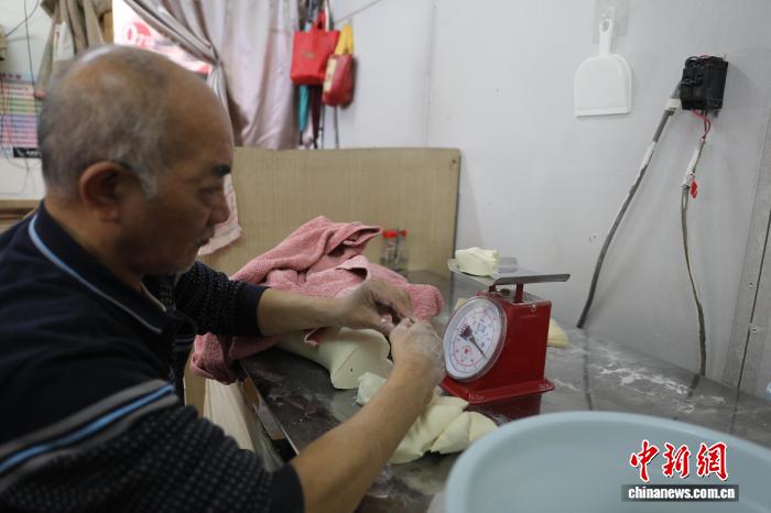 
上海仁济医院黄牛代挂号电话票贩子号贩子网上预约挂号,住院检查加快,台湾写真：台北寻“杠子头”，咬一口“硬邦邦”的乡愁