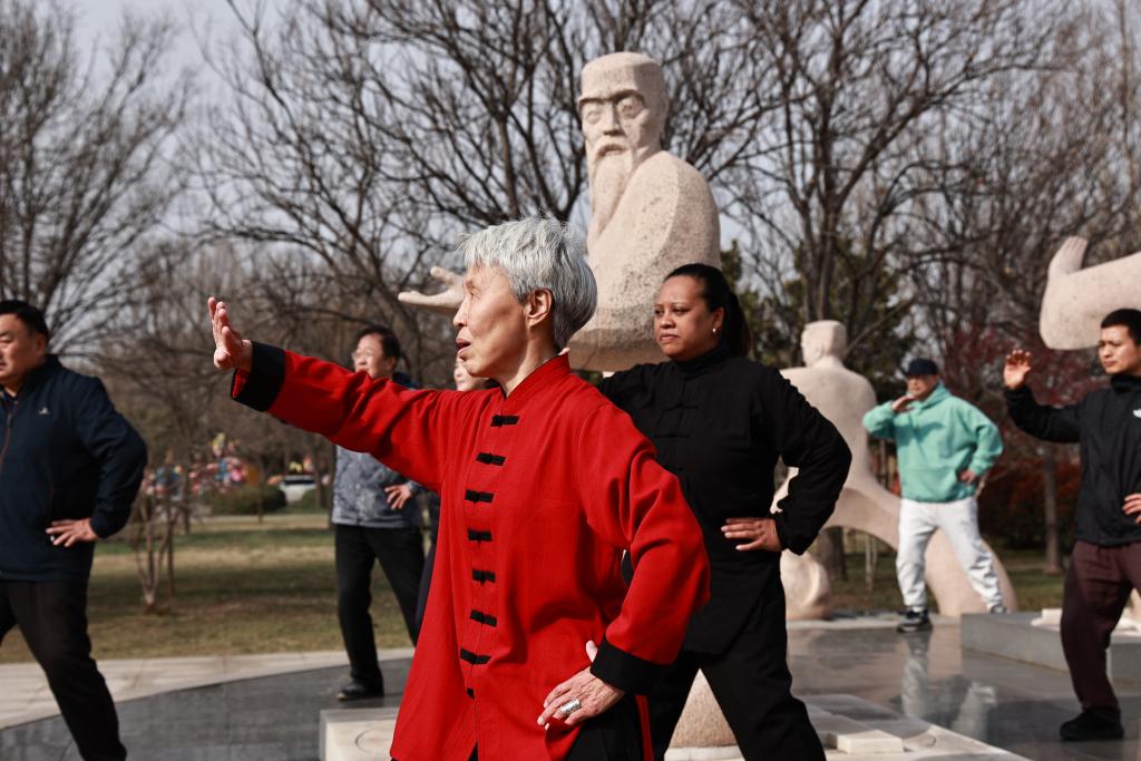 
上海眼耳鼻喉科医院黄牛代挂号电话票贩子号贩子网上预约挂号,住院检查加快,追光｜太极拳——朴素的动作搭建起文明交流的桥梁