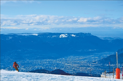
北京鼓楼医院孙凌云黄牛代挂号电话票贩子号贩子网上预约挂号,住院检查加快,“中国滑雪市场正逐步形成具有自身特色的发展模式”