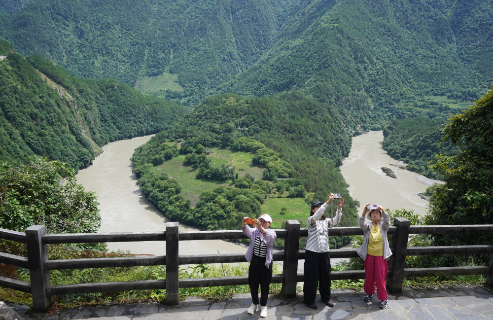
广州市第一人民医院黄牛代挂号电话票贩子号贩子网上预约挂号,住院检查加快,钟华论：一步一步往上走，一程一程向复兴